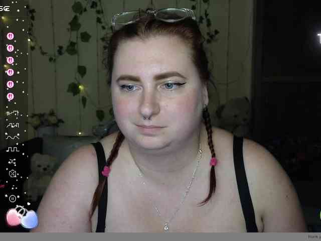 Aliciaredluv webcam