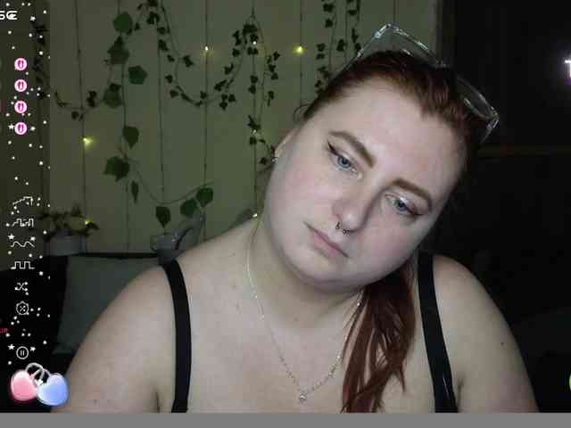 Aliciaredluv webcam