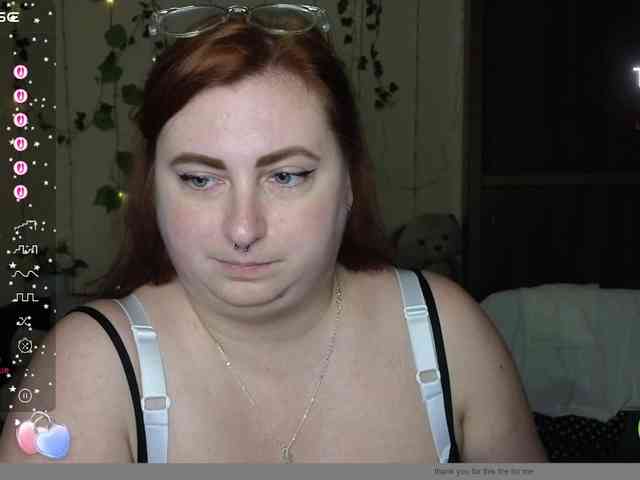 Aliciaredluv webcam