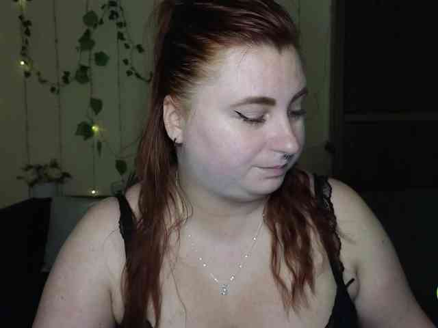 Aliciaredluv webcam