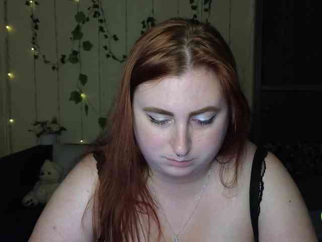 Aliciaredluv webcam