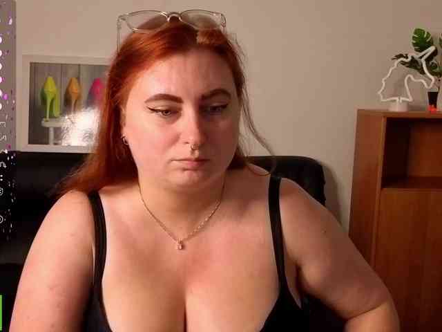 Aliciaredluv webcam