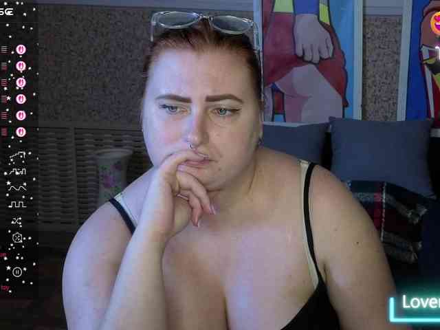 Aliciaredluv webcam