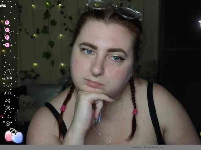 Aliciaredluv webcam