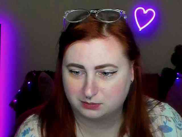 Aliciaredluv webcam