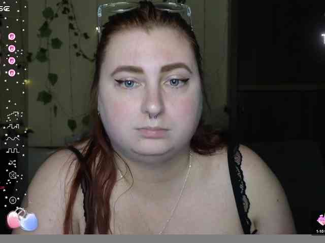 Aliciaredluv webcam