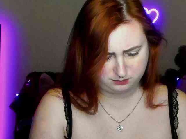 Aliciaredluv webcam