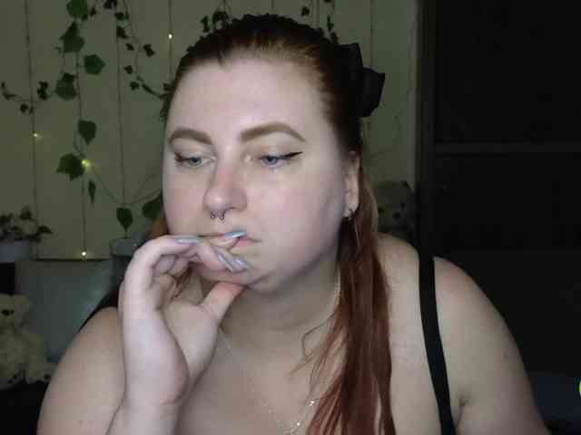 Aliciaredluv webcam