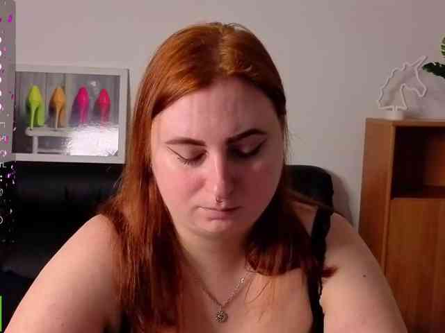 Aliciaredluv webcam