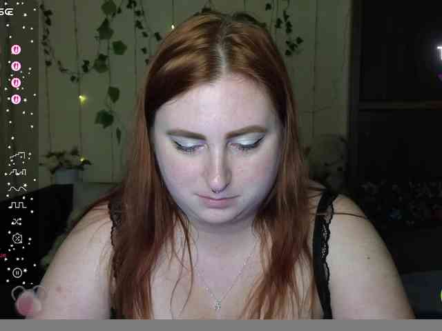 Aliciaredluv webcam