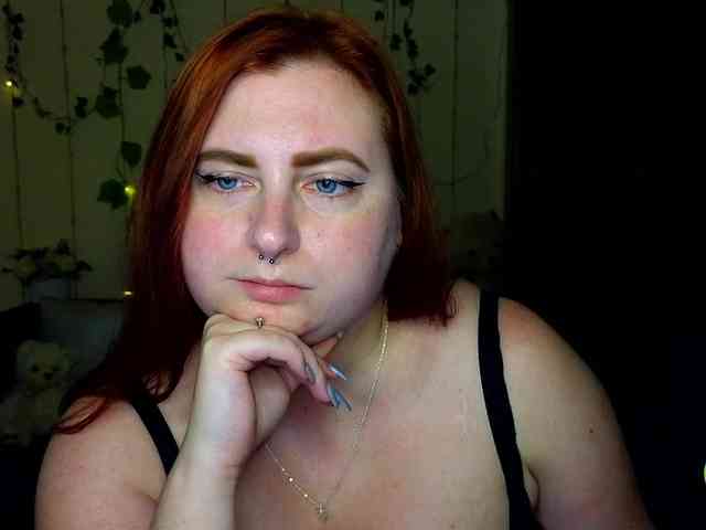 Aliciaredluv webcam