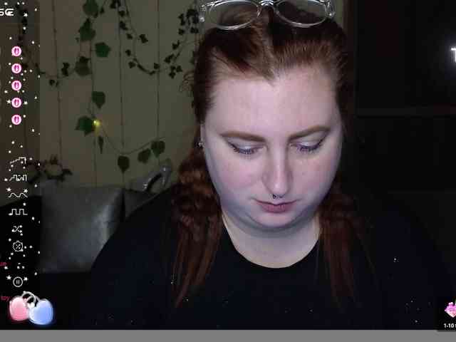 Aliciaredluv webcam