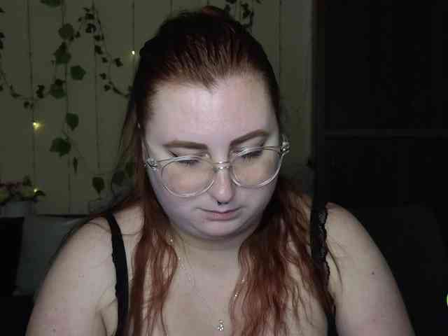Aliciaredluv webcam