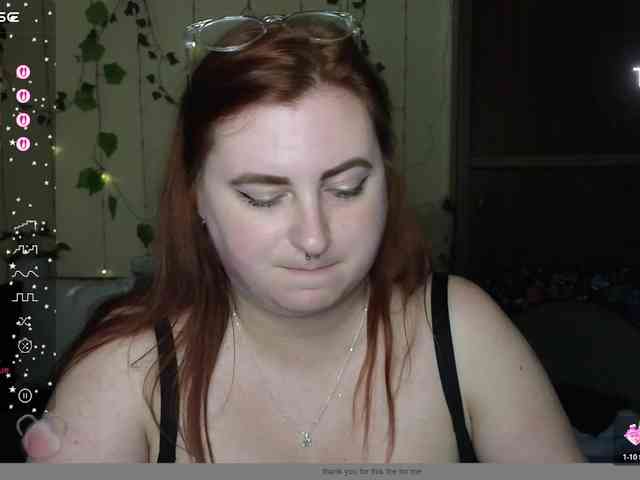 Aliciaredluv webcam