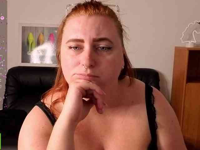 Aliciaredluv webcam