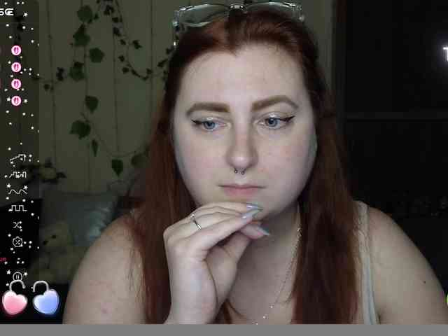 Aliciaredluv webcam