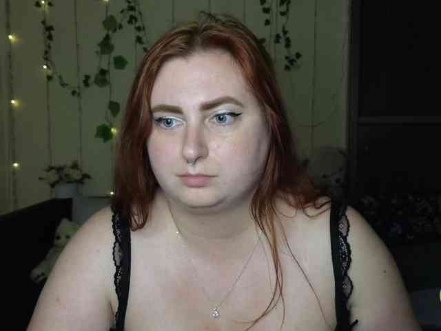 Aliciaredluv webcam