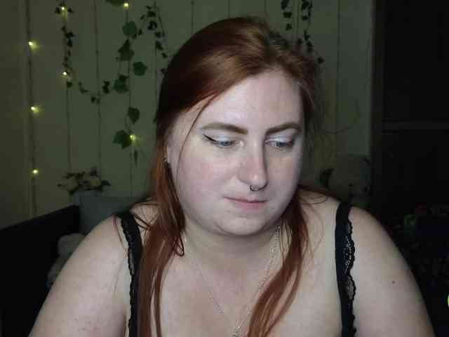 Aliciaredluv webcam