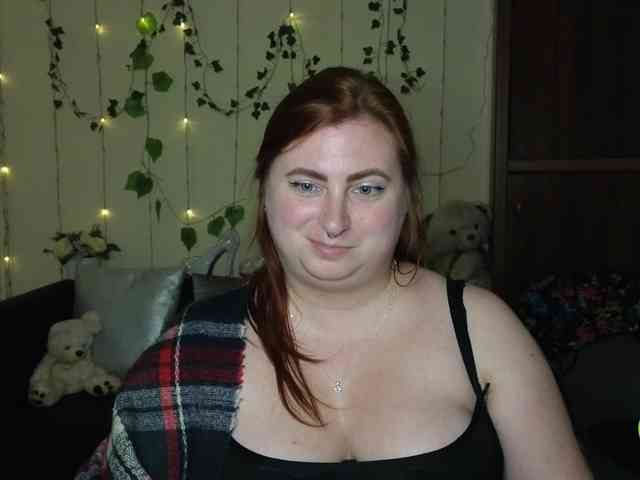 Aliciaredluv webcam
