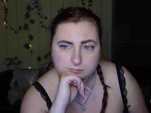 Aliciaredluv webcam