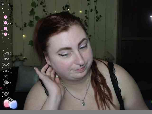 Aliciaredluv webcam