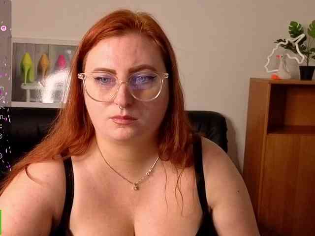 Aliciaredluv webcam