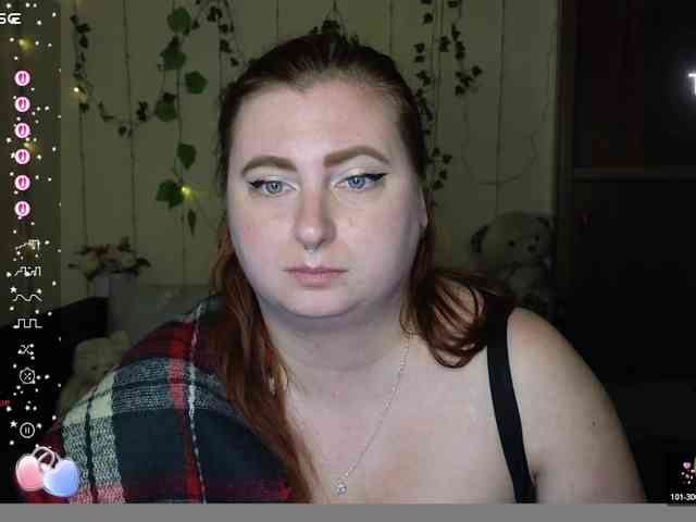 Aliciaredluv webcam