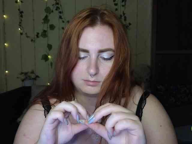 Aliciaredluv webcam