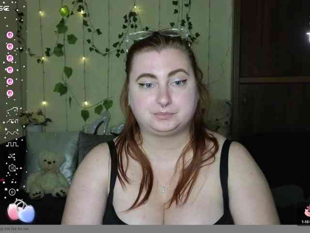 Aliciaredluv webcam