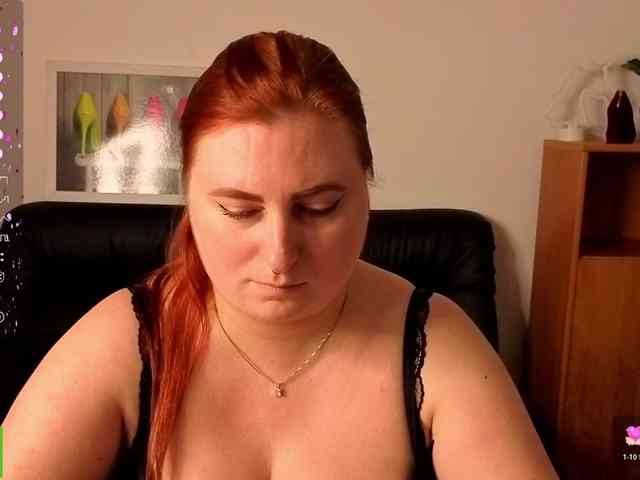 Aliciaredluv webcam