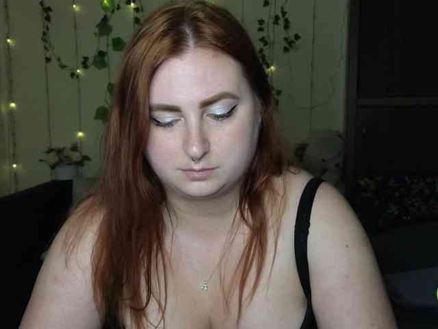 Aliciaredluv webcam