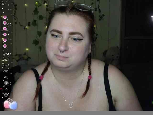 Aliciaredluv webcam