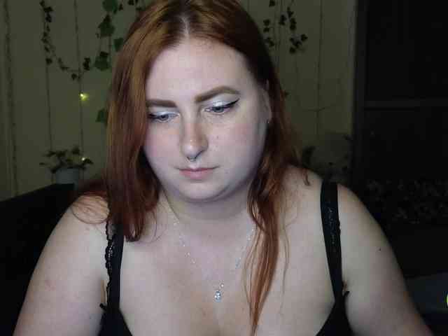 Aliciaredluv webcam