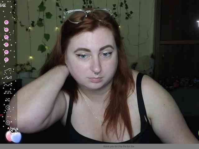 Aliciaredluv webcam