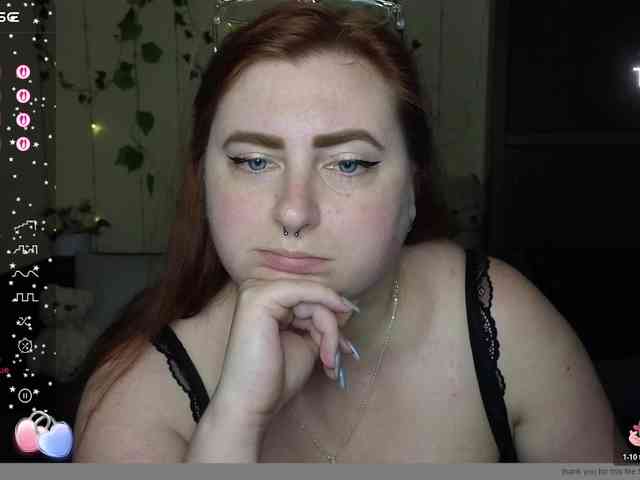 Aliciaredluv webcam