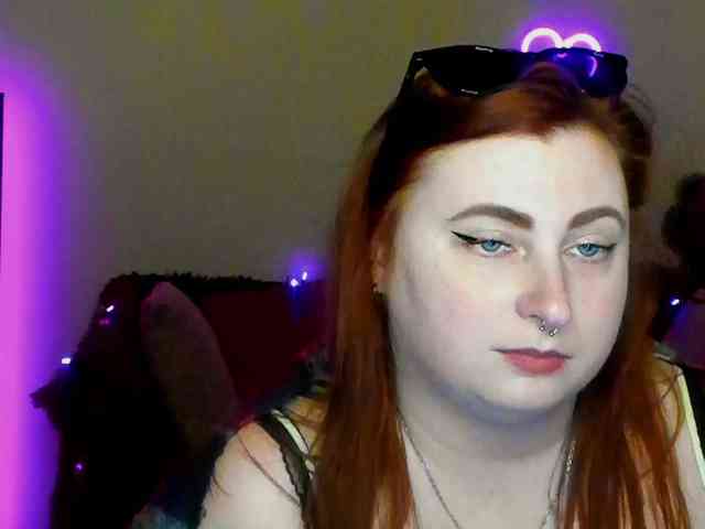 Aliciaredluv webcam