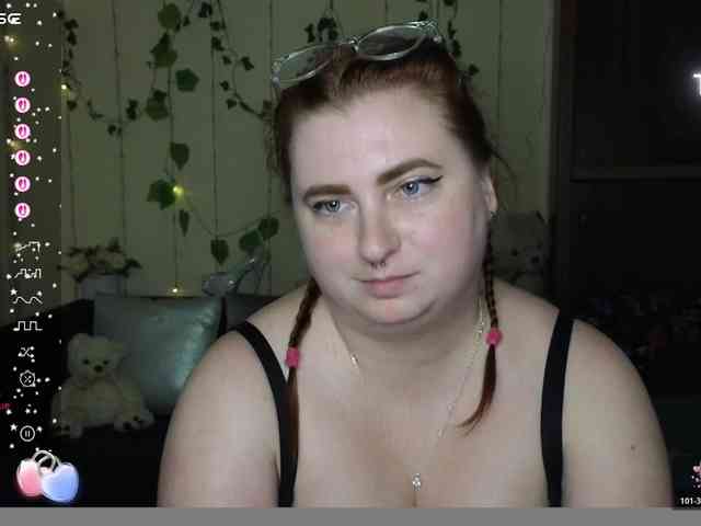 Aliciaredluv webcam