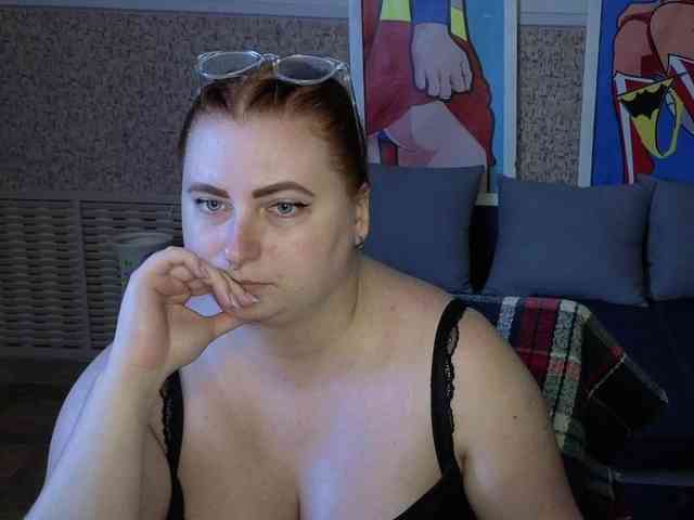 Aliciaredluv Live Webcam on BongaCams