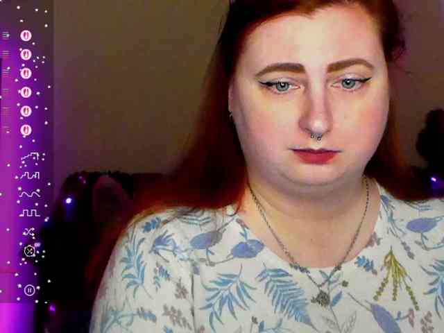Aliciaredluv webcam