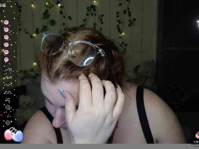 Aliciaredluv webcam
