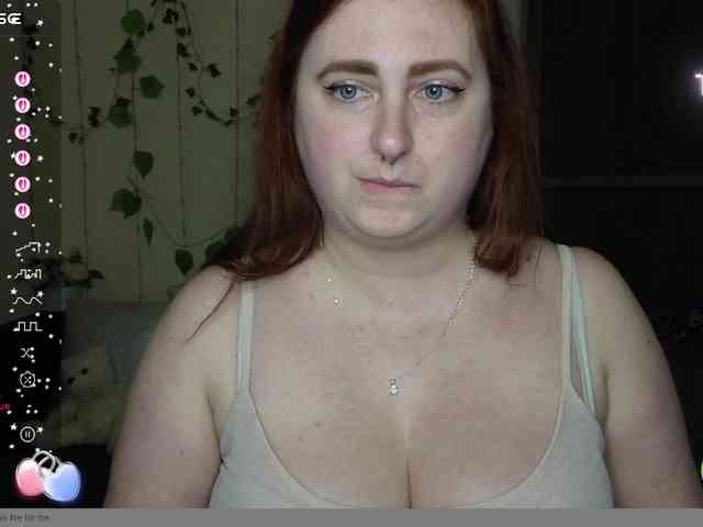Aliciaredluv webcam