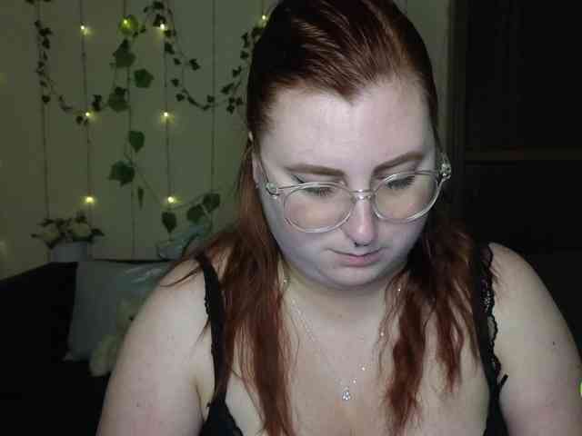 Aliciaredluv webcam