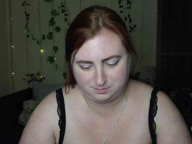 Aliciaredluv webcam