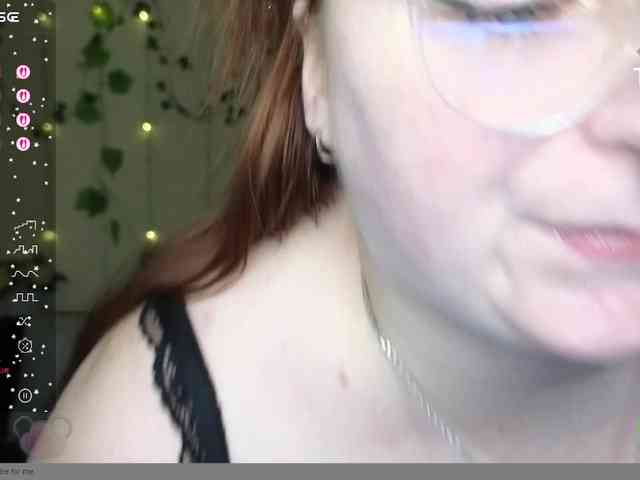 Aliciaredluv webcam