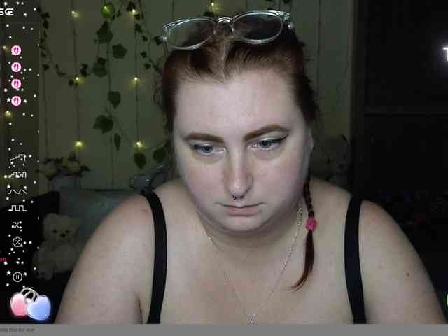 Aliciaredluv webcam