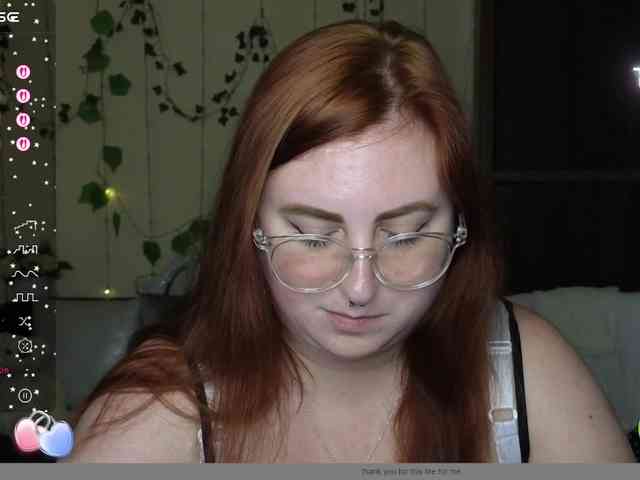Aliciaredluv webcam