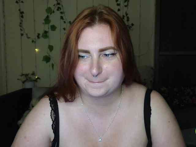 Aliciaredluv webcam