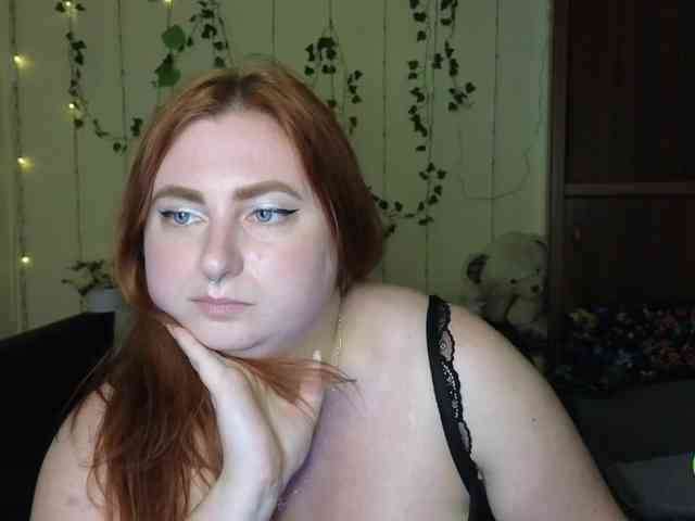 Aliciaredluv webcam