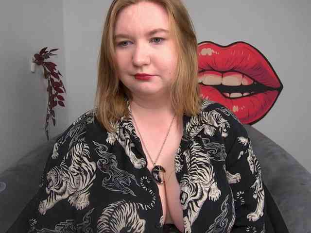 NikkiWild webcam
