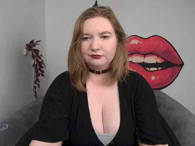 NikkiWild webcam